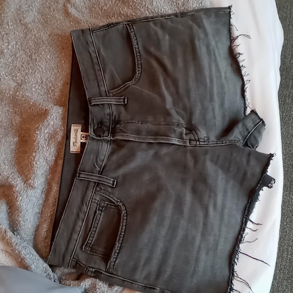 MADEWELL Grey Relaxed Denim Shorts in Bienville Wash 31 - Picture 3 of 13